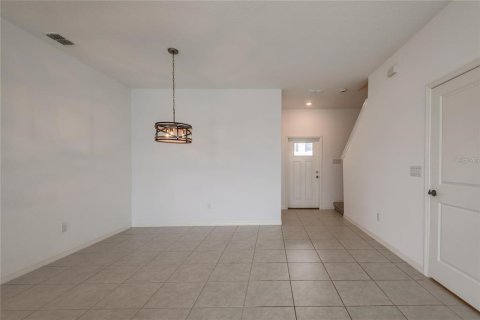 Townhouse in Land O' Lakes, Florida 4 bedrooms, 229.1 sq.m. № 2377896 - photo 14