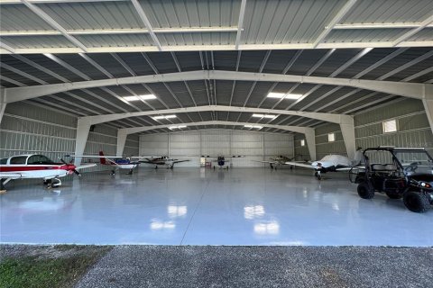 Propiedad comercial en venta en Spring Hill, Florida, 929.02 m2 № 2156379 - foto 16