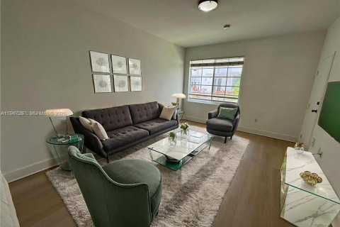 Apartment in Miami Beach, Florida 46.17 sq.m. № 2003257 - photo 2