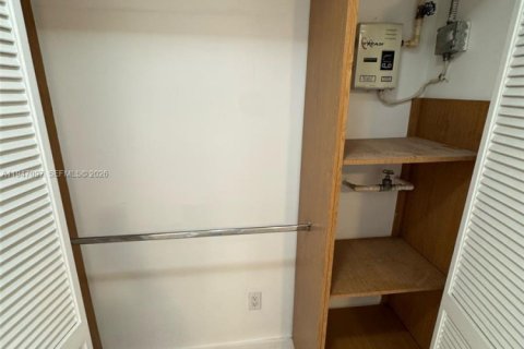 Apartment in Miami Beach, Florida 46.17 sq.m. № 2003257 - photo 10