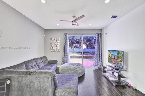 Купить виллу или дом в Коконат Крик, Флорида 3 спальни, 129.51м2, № 1948893 - фото 6