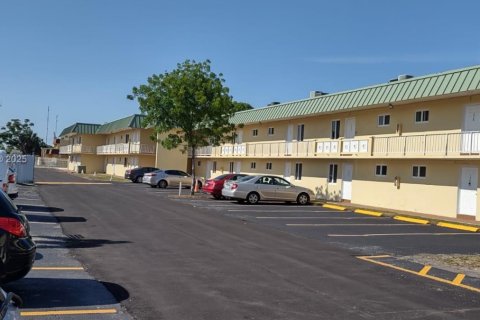 Condo in Miami Gardens, Florida, 1 bedroom № 2082171 - photo 12