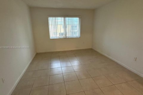 Condo in Miami Gardens, Florida, 1 bedroom № 2082171 - photo 8