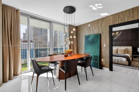 Condo in Miami, Florida, 2 bedrooms  № 2189947 - photo 2