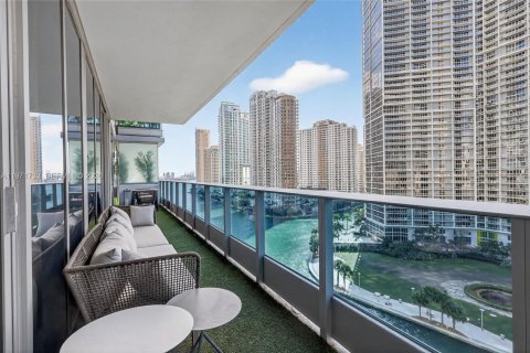 Condo in Miami, Florida, 2 bedrooms  № 2189947 - photo 11