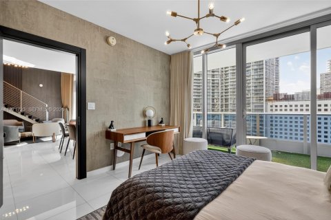 Condo in Miami, Florida, 2 bedrooms  № 2189947 - photo 25
