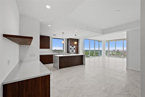 Condo in Saint Petersburg, Florida, 2 bedrooms  № 1909870 - photo 16