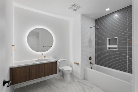 Condo in Saint Petersburg, Florida, 2 bedrooms  № 1909870 - photo 4