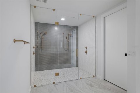 Condo in Saint Petersburg, Florida, 2 bedrooms  № 1909870 - photo 15
