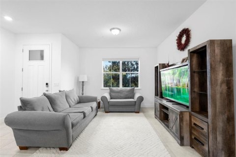 Townhouse in Winter Garden, Florida 3 bedrooms, 166.2 sq.m. № 2109353 - photo 10