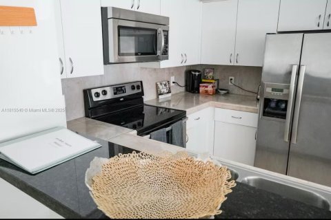 Condo in Aventura, Florida, 2 bedrooms  № 1964851 - photo 6
