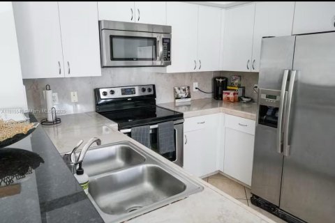 Condo in Aventura, Florida, 2 bedrooms  № 1964851 - photo 3