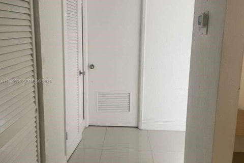 Copropriété à vendre à Sunny Isles Beach, Floride: 1 chambre, 92.9 m2 № 1951587 - photo 11