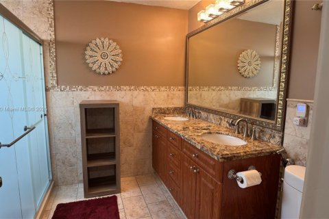 Casa en venta en Miami, Florida, 4 dormitorios, 165.46 m2 № 1750368 - foto 14