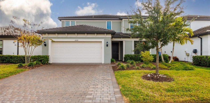 House in Bradenton, Florida 5 bedrooms, 338.26 sq.m. № 2213414