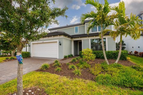 House in Bradenton, Florida 5 bedrooms, 338.26 sq.m. № 2213414 - photo 2