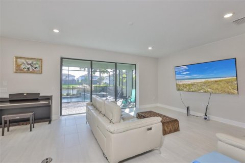 House in Bradenton, Florida 5 bedrooms, 338.26 sq.m. № 2213414 - photo 6