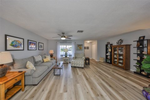 Casa en venta en Sun City Center, Florida, 2 dormitorios, 163.14 m2 № 1558361 - foto 5