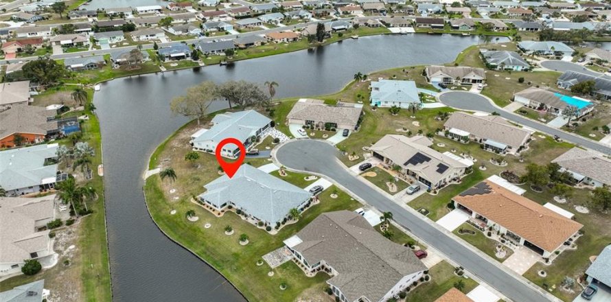 Casa en Sun City Center, Florida 2 dormitorios, 163.14 m2 № 1558361