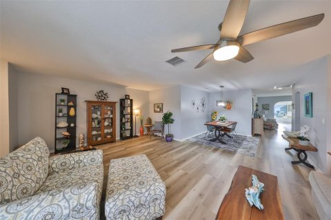 Casa en venta en Sun City Center, Florida, 2 dormitorios, 163.14 m2 № 1558361 - foto 8