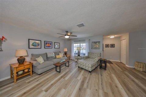 Casa en venta en Sun City Center, Florida, 2 dormitorios, 163.14 m2 № 1558361 - foto 6