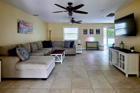 Villa ou maison à louer à Jensen Beach, Floride: 3 chambres, 144.18 m2 № 2439347 - photo 14