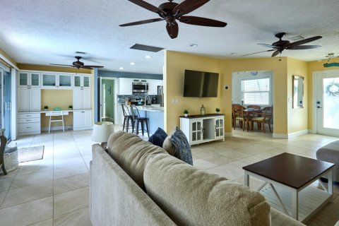 Villa ou maison à louer à Jensen Beach, Floride: 3 chambres, 144.18 m2 № 2439347 - photo 5