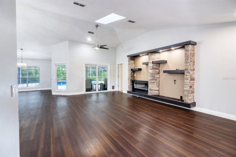 Villa ou maison à louer à New Smyrna Beach, Floride: 3 chambres, 157.19 m2 № 2384232 - photo 4