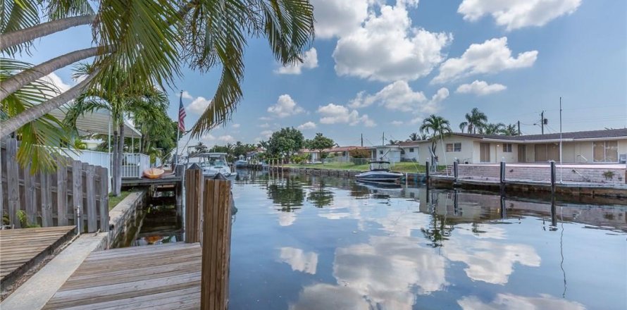 Casa en Pompano Beach, Florida 3 dormitorios, 169.36 m2 № 984353