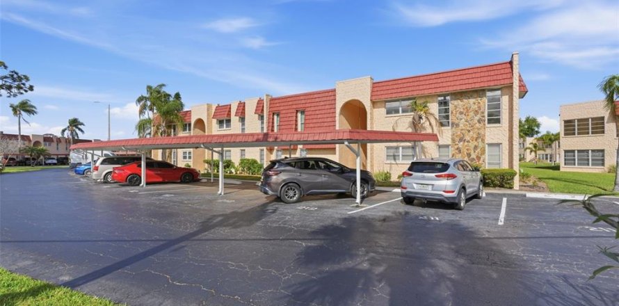 Condo in Seminole, Florida, 3 bedrooms № 2114510
