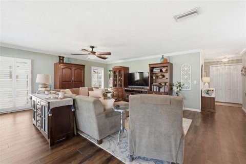 Condo in Seminole, Florida, 3 bedrooms № 2114510 - photo 18