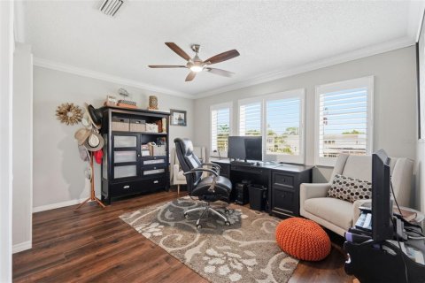 Condo in Seminole, Florida, 3 bedrooms № 2114510 - photo 25
