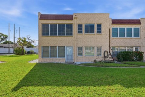 Condo in Seminole, Florida, 3 bedrooms № 2114510 - photo 3