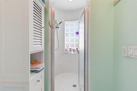 Condo in Seminole, Florida, 3 bedrooms № 2114510 - photo 30