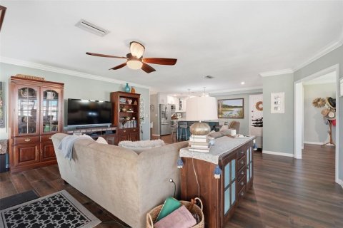 Condo in Seminole, Florida, 3 bedrooms № 2114510 - photo 16