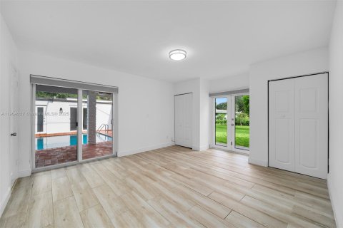 Снять в аренду виллу или дом в Пайнкрест, Флорида 4 спальни, 193.24м2, № 1956783 - фото 11