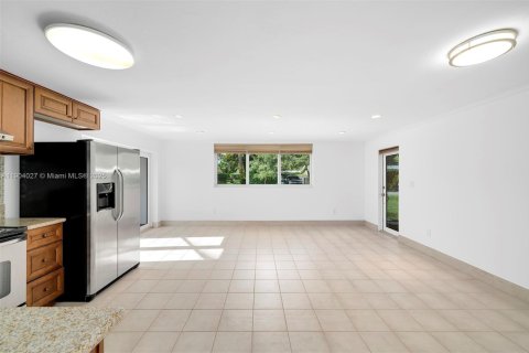 Снять в аренду виллу или дом в Пайнкрест, Флорида 4 спальни, 193.24м2, № 1956783 - фото 15