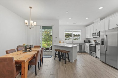 Townhouse in Sarasota, Florida 3 bedrooms, 177.44 sq.m. № 1373906 - photo 11