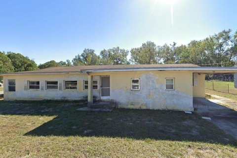 House in Haines City, Florida 3 bedrooms, 230.96 sq.m. № 1913110 - photo 1