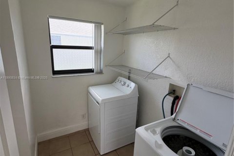 Casa en alquiler en West Park, Florida, 3 dormitorios, 209.03 m2 № 1947345 - foto 10