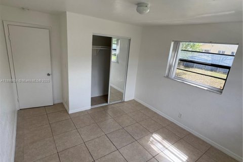 Casa en alquiler en West Park, Florida, 3 dormitorios, 209.03 m2 № 1947345 - foto 6