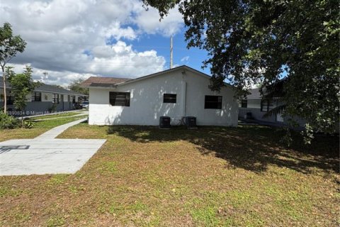 Casa en alquiler en West Park, Florida, 3 dormitorios, 209.03 m2 № 1947345 - foto 11