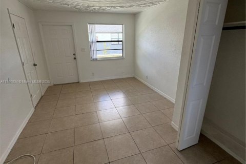 Casa en alquiler en West Park, Florida, 3 dormitorios, 209.03 m2 № 1947345 - foto 7