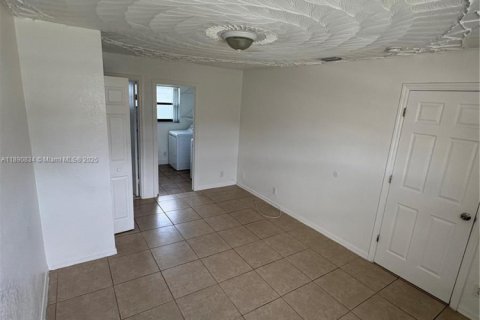 Casa en alquiler en West Park, Florida, 3 dormitorios, 209.03 m2 № 1947345 - foto 5