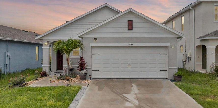 House in Saint Cloud, Florida 3 bedrooms, 139.45 sq.m. № 1771240