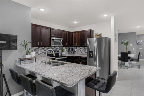 House in Saint Cloud, Florida 3 bedrooms, 139.45 sq.m. № 1771240 - photo 11