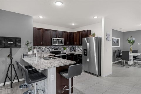 House in Saint Cloud, Florida 3 bedrooms, 139.45 sq.m. № 1771240 - photo 10