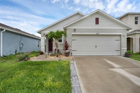 House in Saint Cloud, Florida 3 bedrooms, 139.45 sq.m. № 1771240 - photo 4