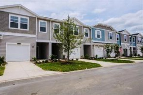 Townhouse in Ocala, Florida 3 bedrooms, 158.68 sq.m. № 1899116 - photo 1