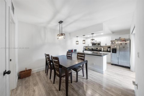 Снять в аренду таунхаус в Дейви, Флорида 3 спальни, 153.66м2, № 1966684 - фото 10